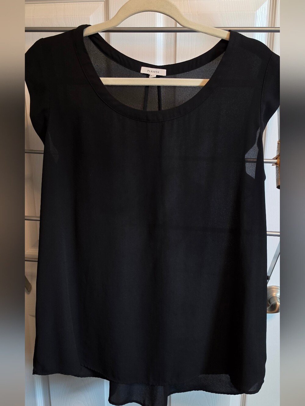 Pleione Black Scoop Neck Short-Sleeve Blouse
